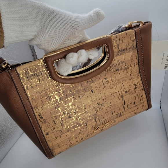 Anne Klein Cork Handle Crossbody Handbag Clutch Gold Metallic Magnet Clousure - Picture 8 of 13